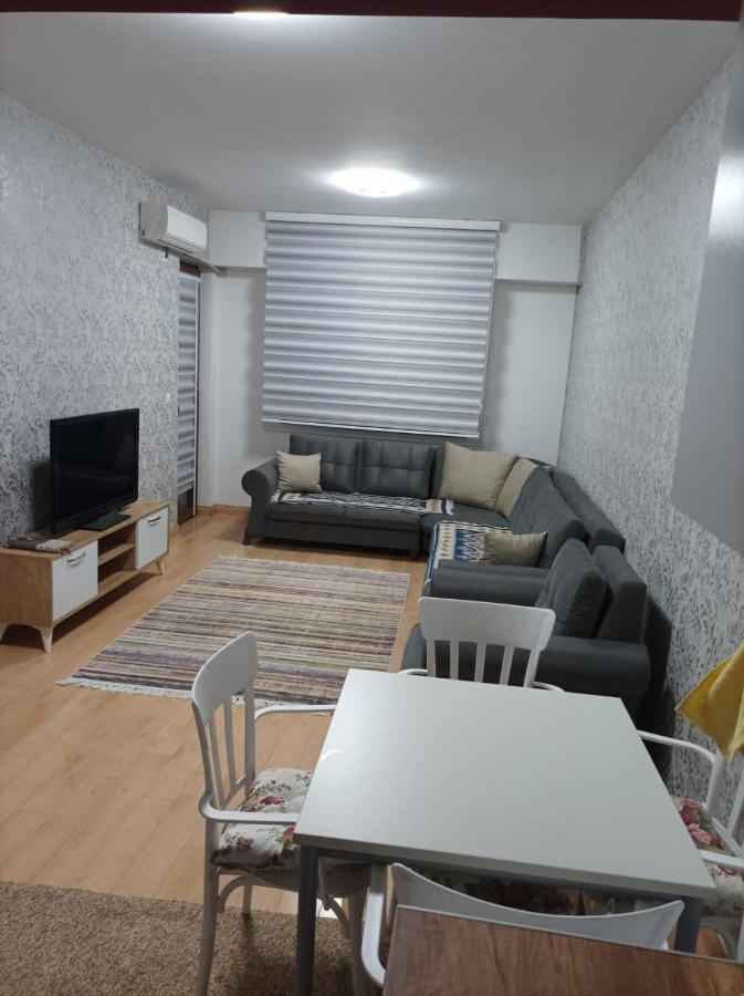 Two Rooms And Kitchen, Bathroom With Balcony Apartment Skopje Exterior photo