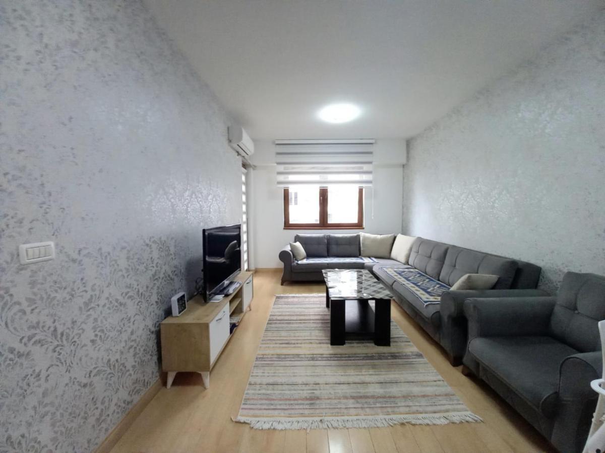 Two Rooms And Kitchen, Bathroom With Balcony Apartment Skopje Exterior photo